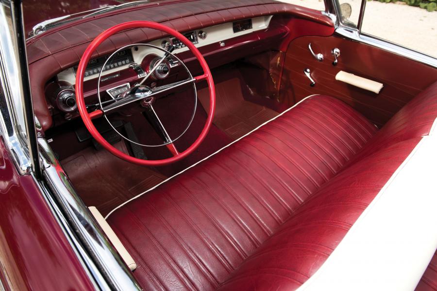 Интерьер Buick Special Convertible 1958 года  (фото 10 из 26)